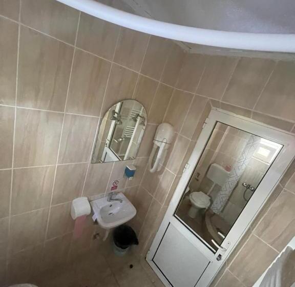 اتاق استاندارد سه نفره, Casa Yachi Vama Veche