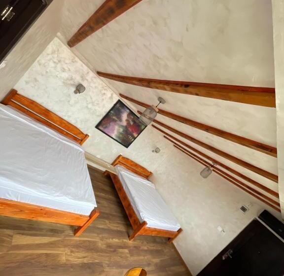 اتاق استاندارد چهار تخته, Casa Yachi Vama Veche