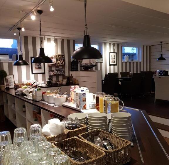 Quarto Estandar Banheiro Compartilhado, Huskvarna Hotell & Vandrarhem