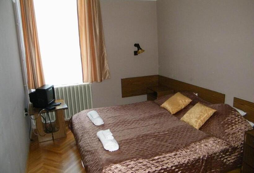 4 Bett Standardzimmer, Kiss Villa