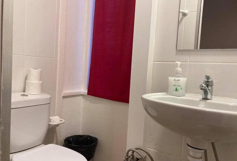 غرفة قياسية ثلاثية, Peters Guesthouse