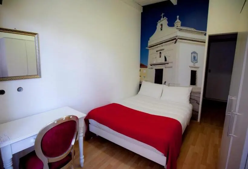 اتاق استاندارد سه نفره, Peters Guesthouse
