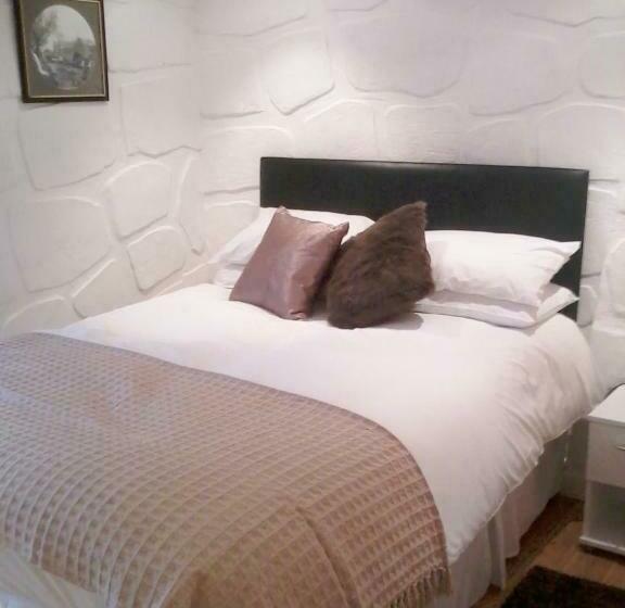 スタンダードルーム, Finn Maccools Public House & Guest Inn