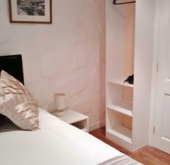 スタンダードルーム, Finn Maccools Public House & Guest Inn