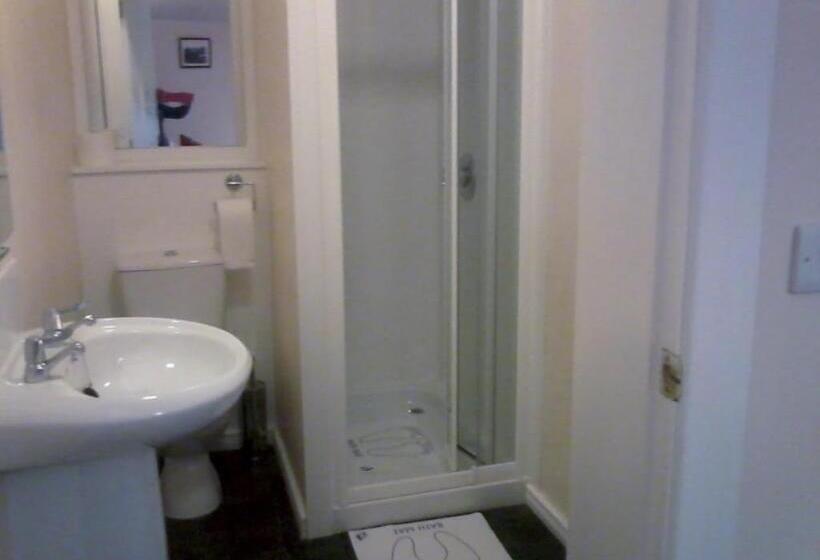 ファミリールーム, Finn Maccools Public House & Guest Inn