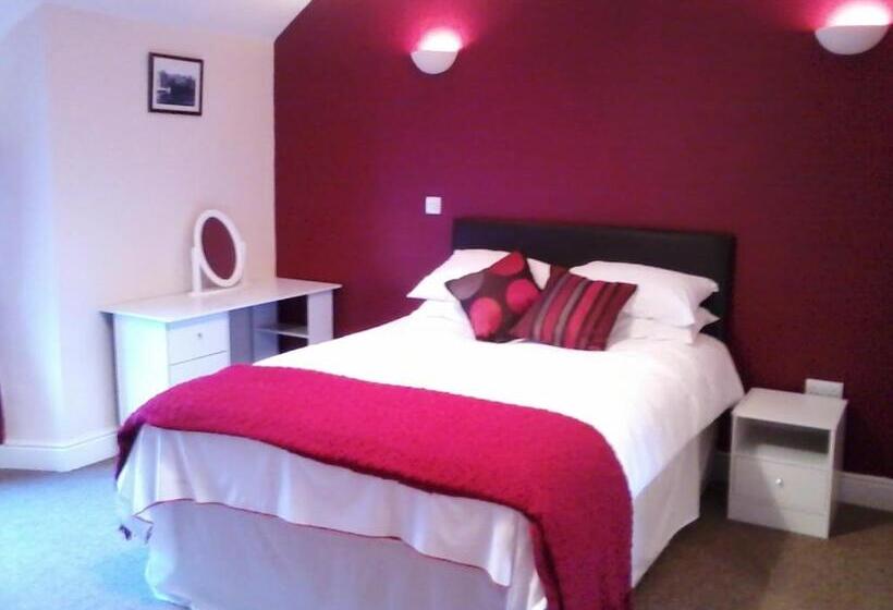 패밀리 룸, Finn Maccools Public House & Guest Inn