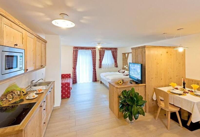 חדר סטודיו סטנדרד, Cesa Melester