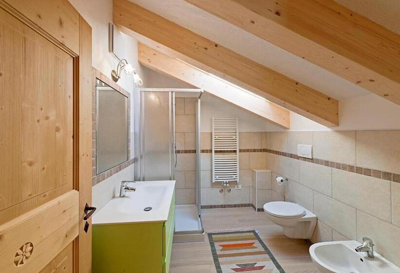 דירת שני חדרים עם מרפת, Cesa Melester