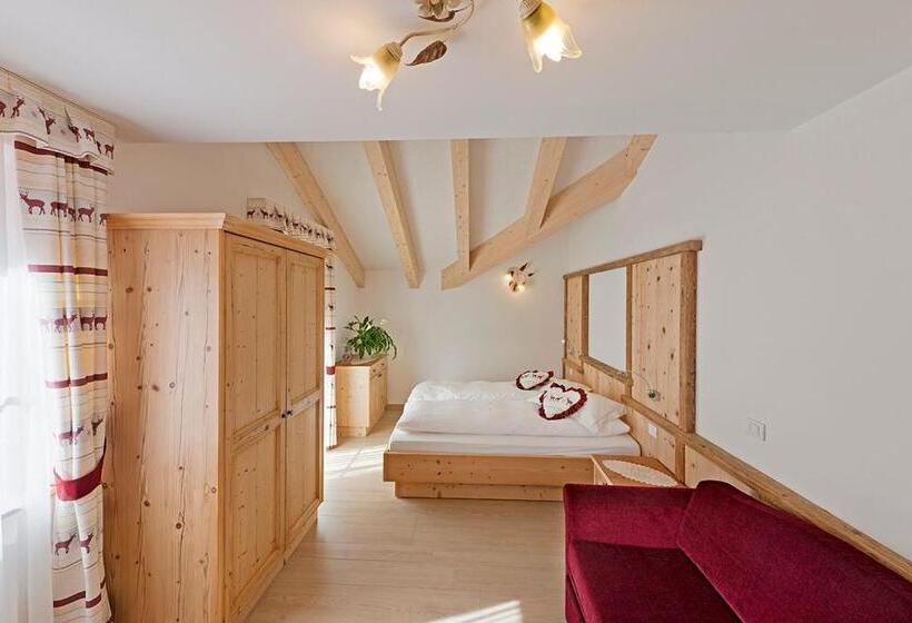 דירה בת חדר שינה 1 עם מרפסת, Cesa Melester