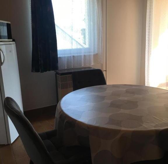 آپارتمان 2 خوابه, Ferenc Vendégház