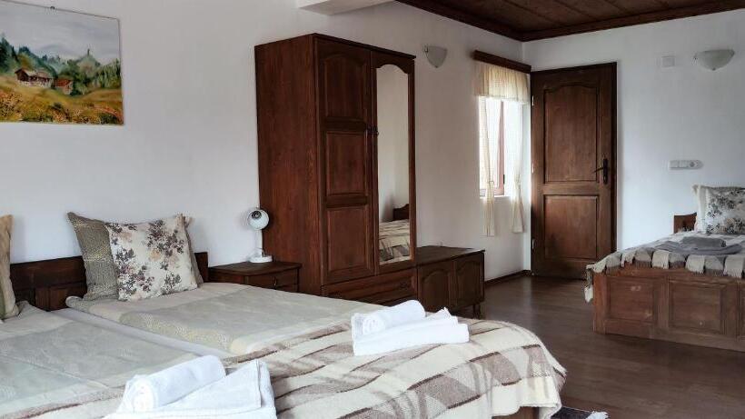 주니어 스위트, Chardaka Guest House