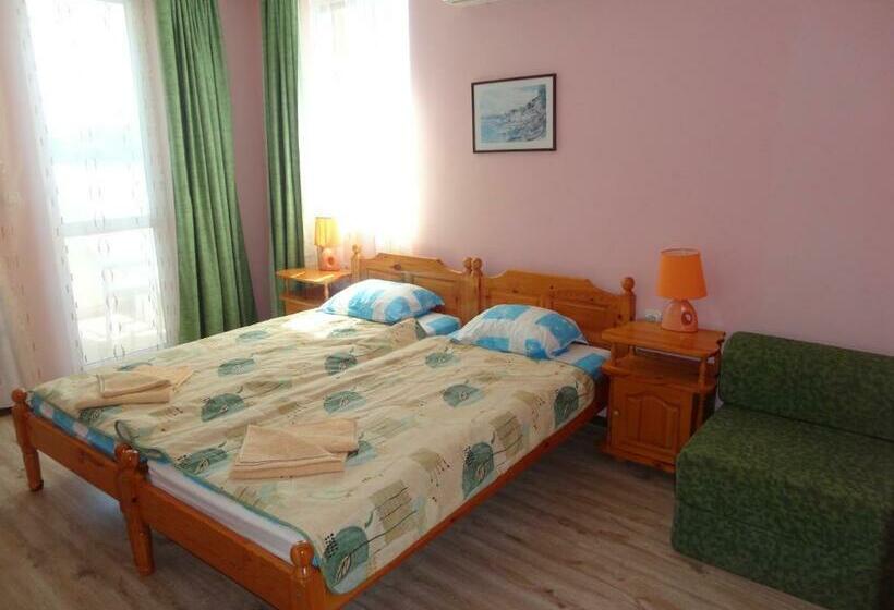 اتاق استاندارد با چشم‌انداز دریا, Guest House Rusalka
