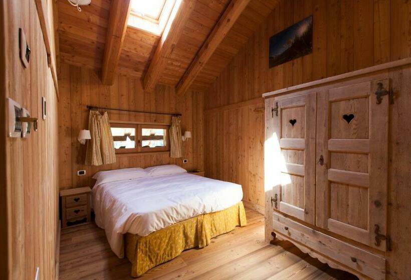 اتاق استاندارد سه نفره, L Aroula Rooms & Restaurant