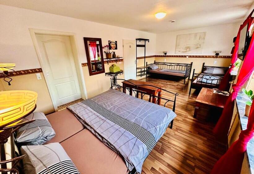 Quarto Quádruplo Standard, Europa Pension Zum Grünen Baum