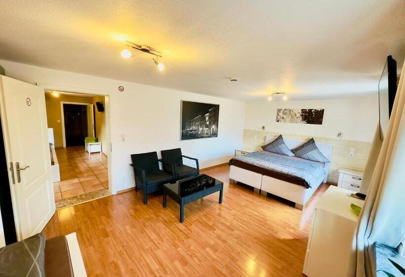 Quarto Quadruple Standard, Europa Pension Zum Grünen Baum