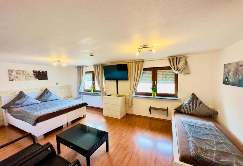 Quarto Quadruple Standard, Europa Pension Zum Grünen Baum