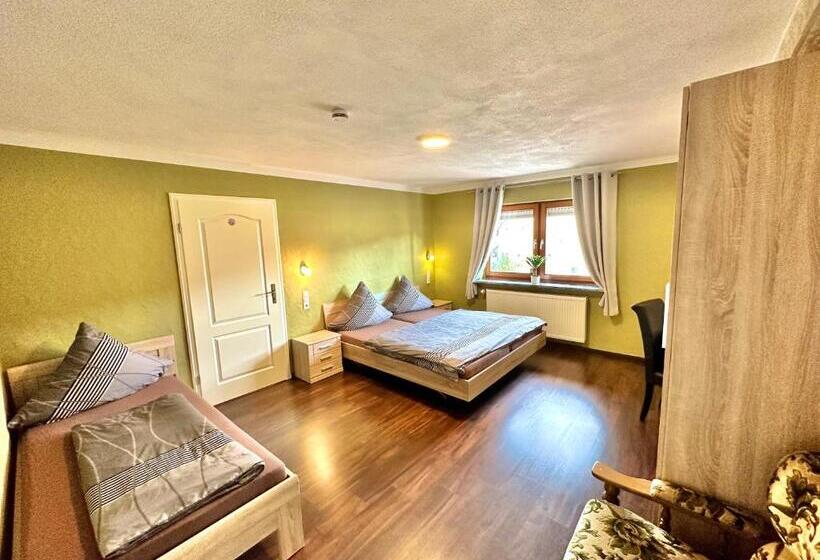 Quarto Triplo Standart, Europa Pension Zum Grünen Baum