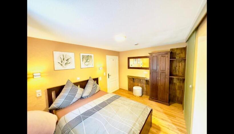 Quarto Economy, Europa Pension Zum Grünen Baum