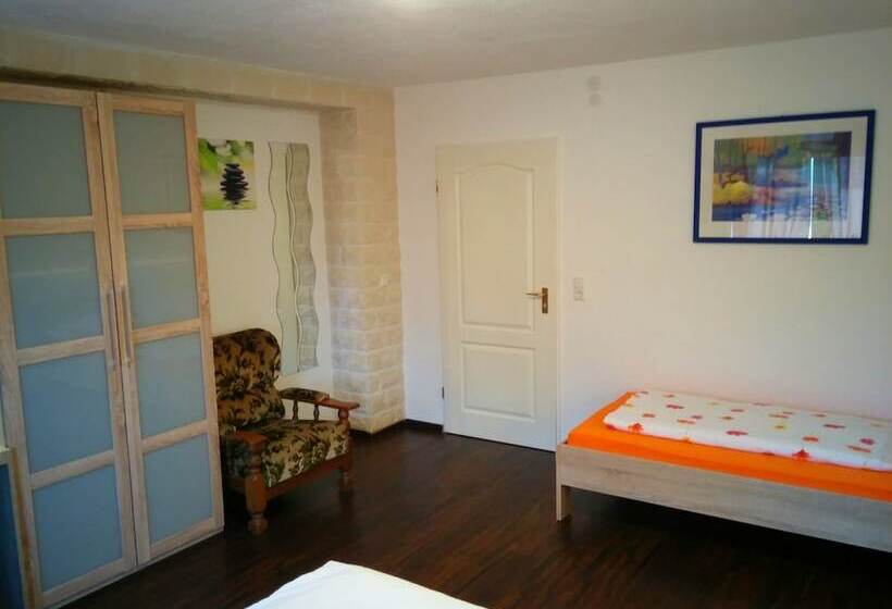 Quarto Triplo Standart, Europa Pension Zum Grünen Baum