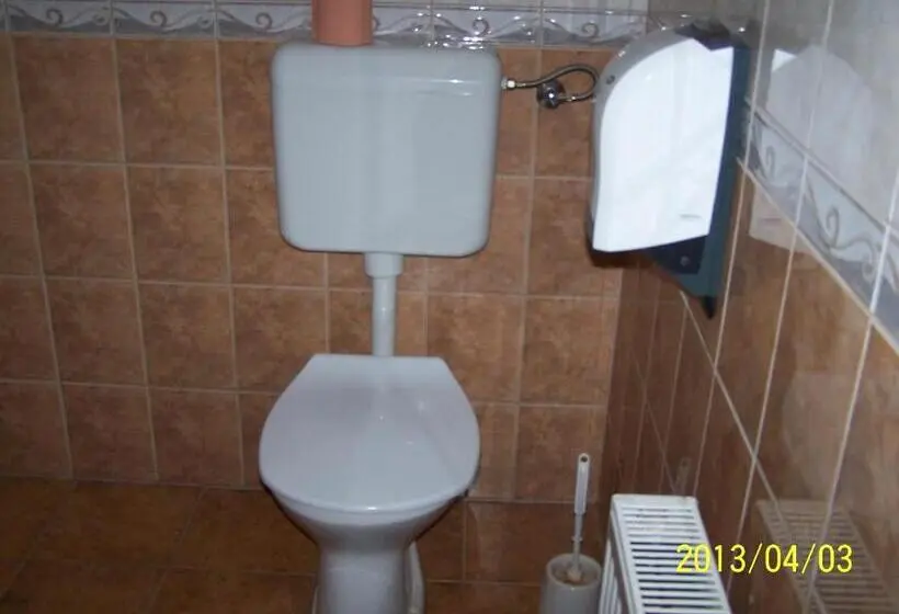 ファミリールーム, Borostyánkert étterem & Vendégház