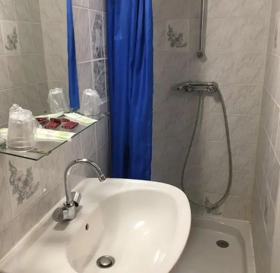 Standard Kolmen Hengen Huone, La Ferme Antoinette