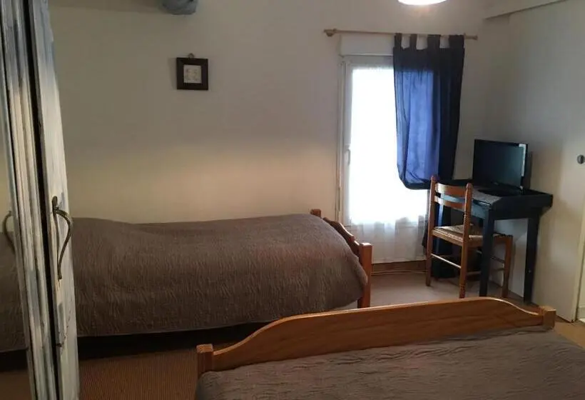 Standard Kolmen Hengen Huone, La Ferme Antoinette