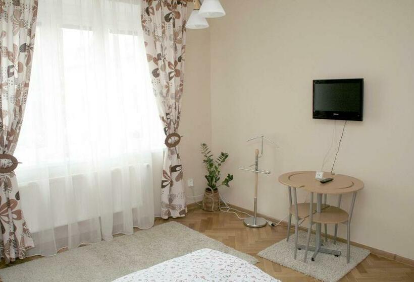 标准三人间, Penzion Aladdin