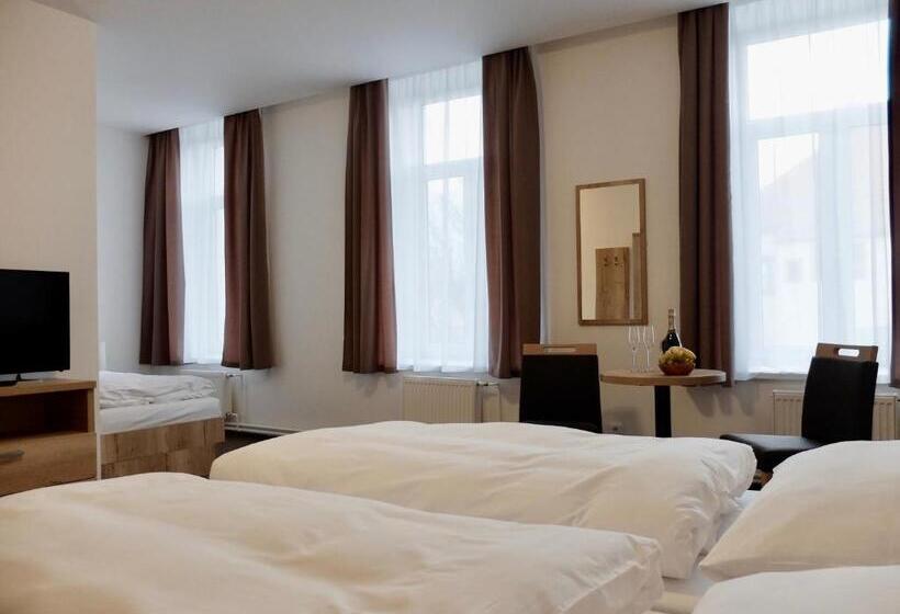 חדר סטנדרט לשלושה, Penzion Stará Pošta