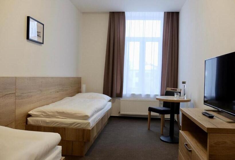 غرفة إقتصادية, Penzion Stará Pošta