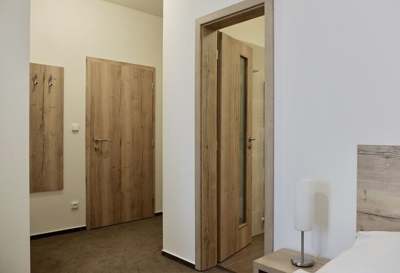 غرفة إقتصادية, Penzion Stará Pošta