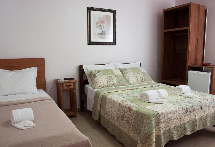 Superior Driepersoonskamer, Pousada Encantos Do Peró