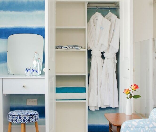 سوئیت با تخت بزرگ, Trevose Harbour House