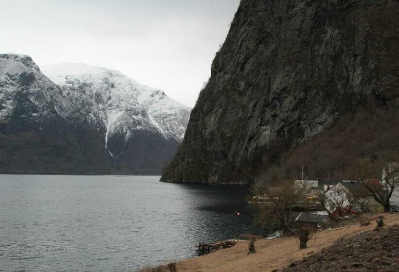 海の見える３ベッドルームアパートメント, Visit Undredal