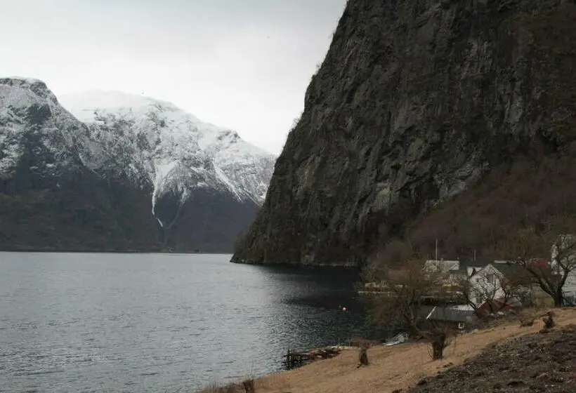 海の見える３ベッドルームアパートメント, Visit Undredal