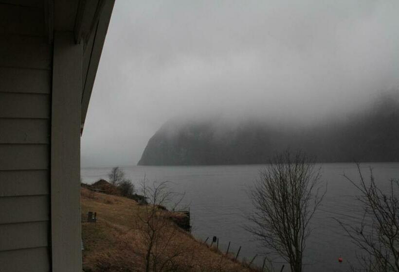 海の見える３ベッドルームアパートメント, Visit Undredal