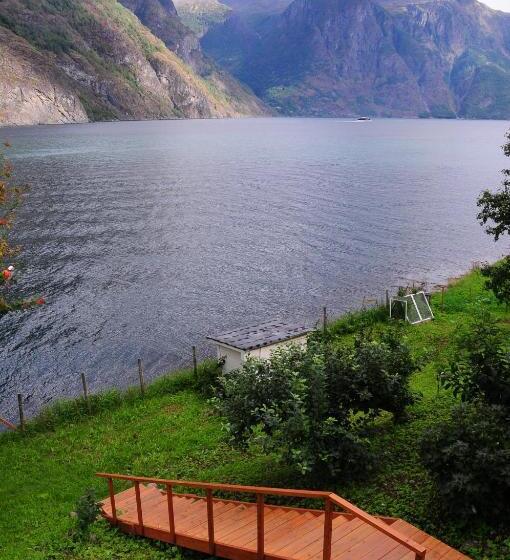 ２ベッドルームアパートメント, Visit Undredal