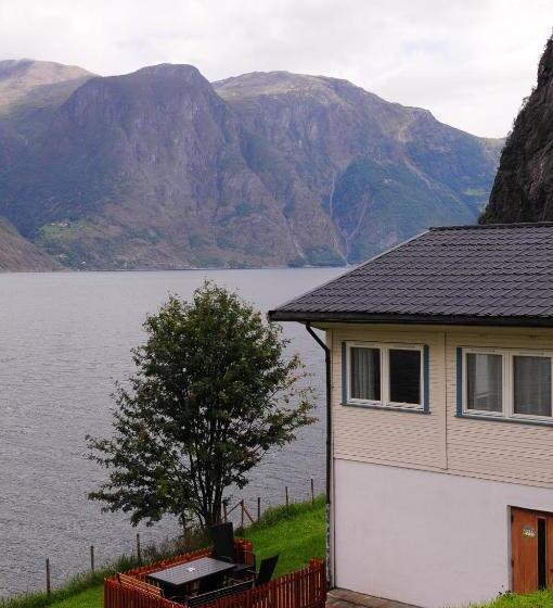 ２ベッドルームアパートメント, Visit Undredal