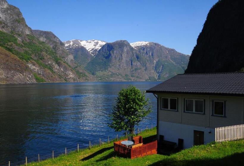 ２ベッドルームアパートメント, Visit Undredal