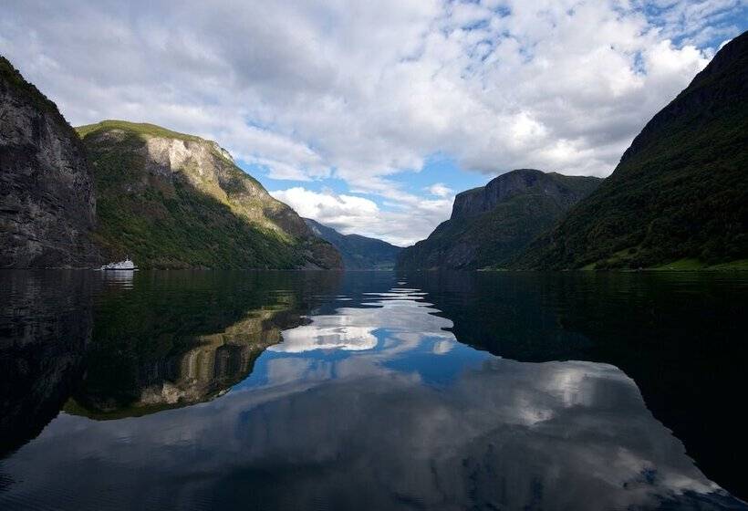 １階の１ベッドルームアパートメント, Visit Undredal