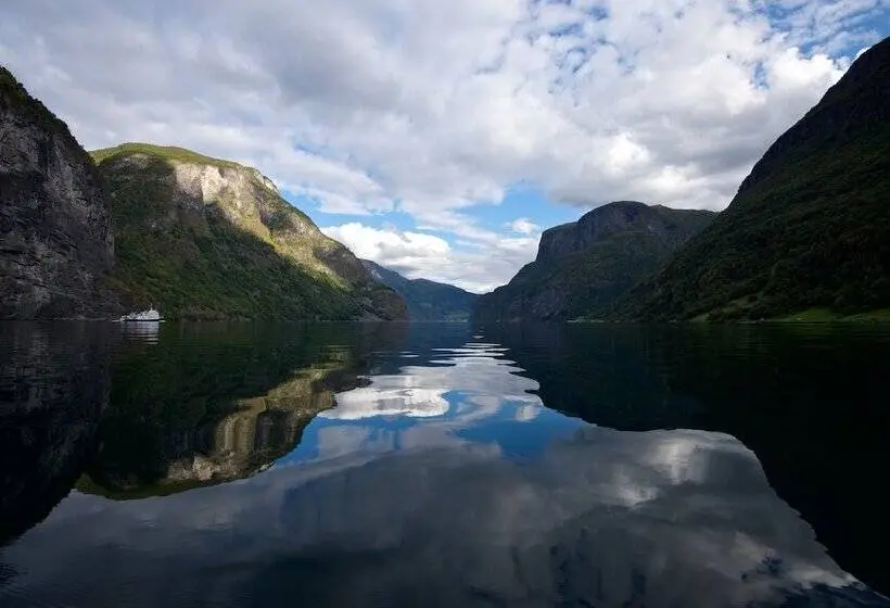 １階の１ベッドルームアパートメント, Visit Undredal