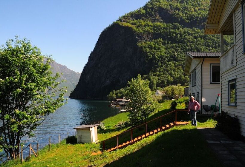 １階の１ベッドルームアパートメント, Visit Undredal