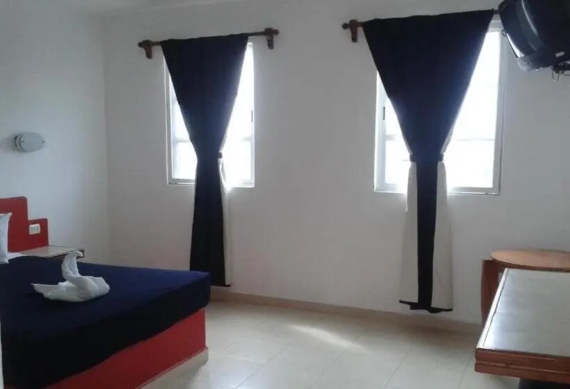 Estudio Estàndard, Progreso Beach