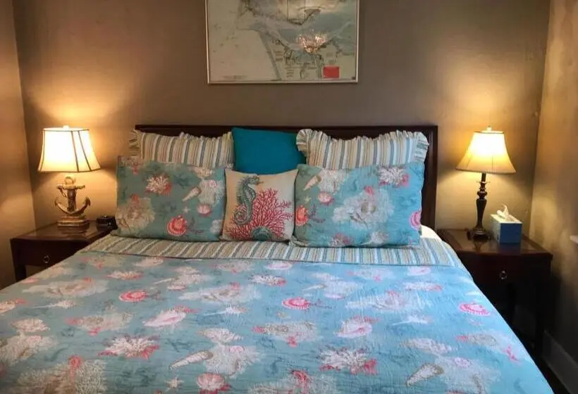 キングサイズベッドのスイートルーム, Inn At Harbour Village