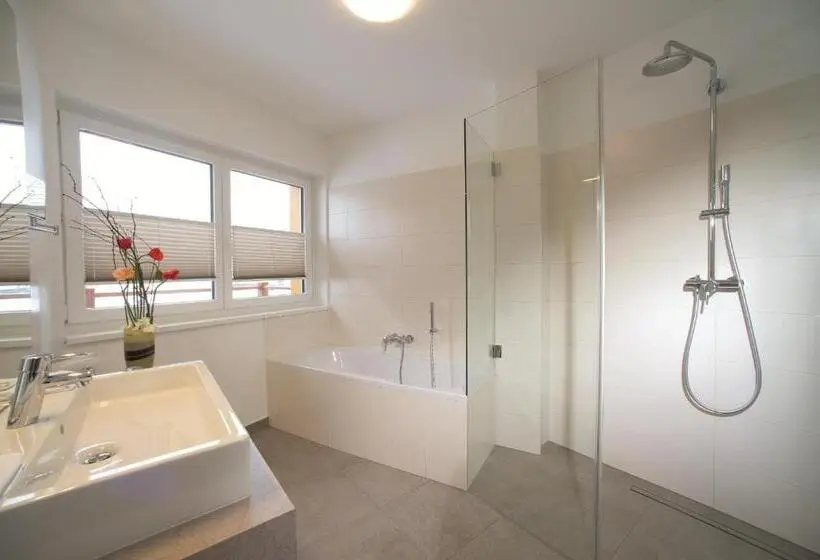 Suite, Holunderhof