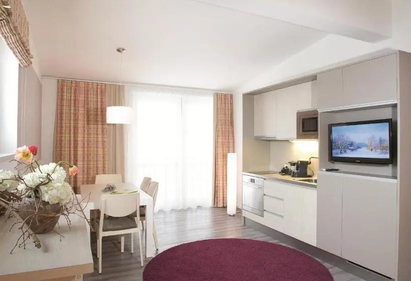 Suite, Holunderhof