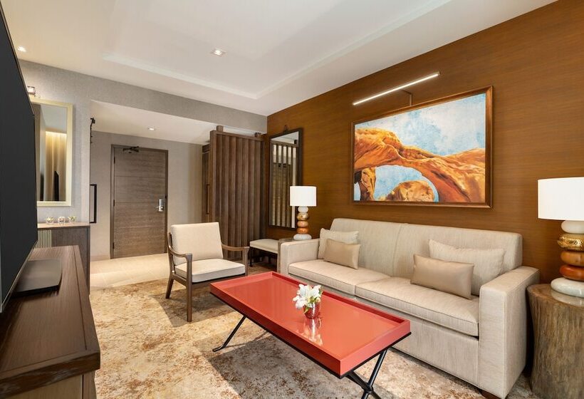 جناح, Hoodoo Moab, Curio Collection By Hilton