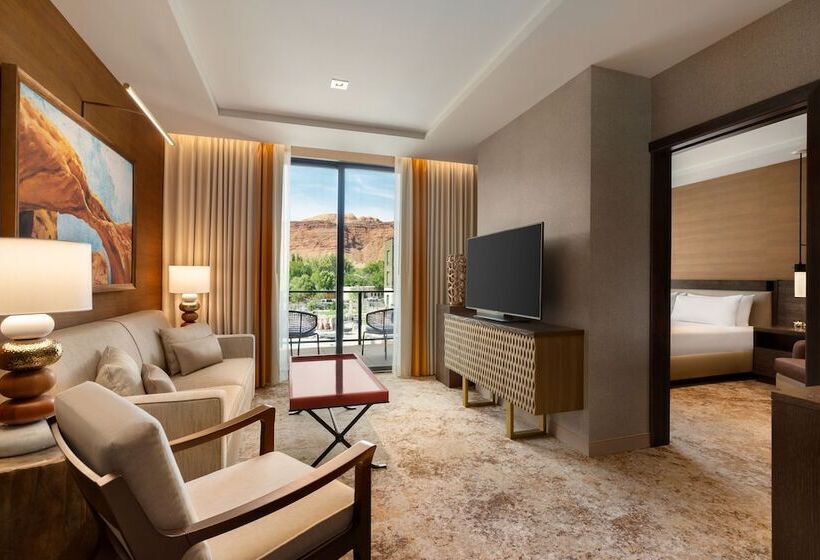 جناح لذوى الاحتياجات الخاصة, Hoodoo Moab, Curio Collection By Hilton