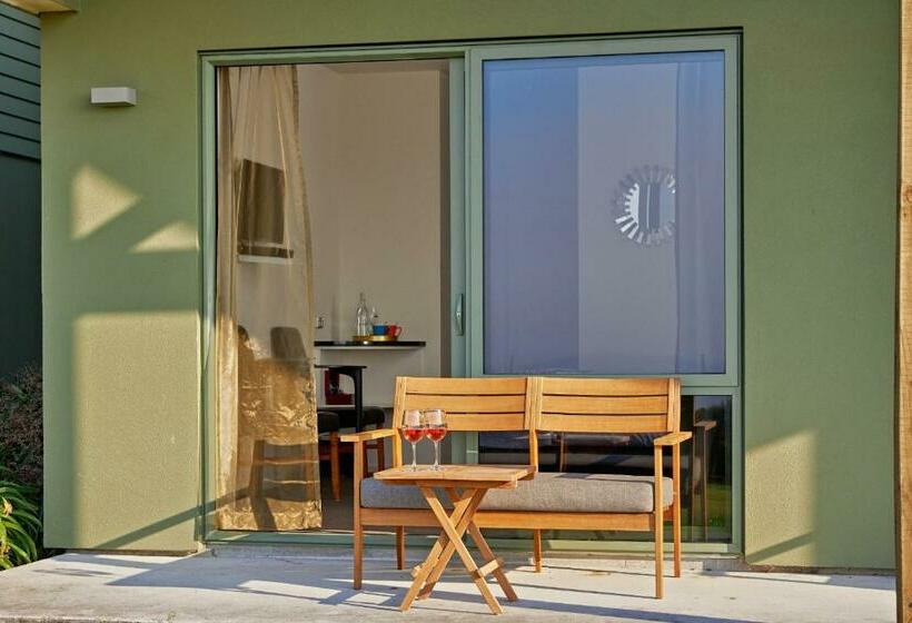 스탠다드 스튜디오 킹침대, Koura Bay Golf Resort