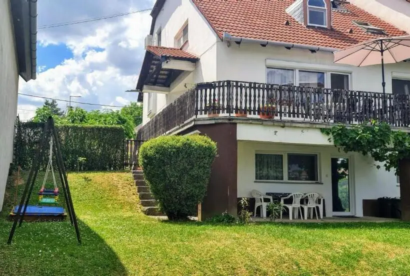 آپارتمان 1 خوابه, Arató Vendégház