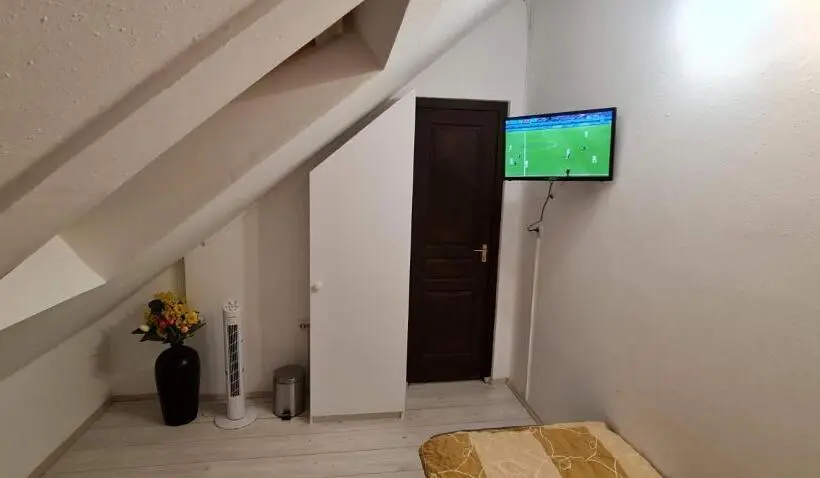 اتاق استاندارد یک نفره, Arató Vendégház